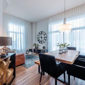 Superbe condo 3 1/2 + Boudoir (1 bdrm +Den) à louer dans Pointe-Claire - Photo 2