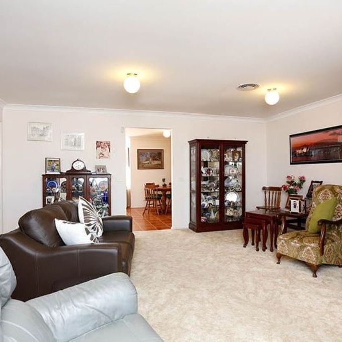 Welcome to this exceptional family home, designed to offer modern comfort and convenience! - Photo 1