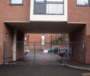 2 Bed Flat, Kirk Beston Close, LS11 - Photo 5