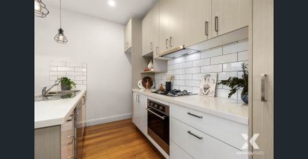 Charming Two-Bedroom in West Footscray’s Heart - Photo 3