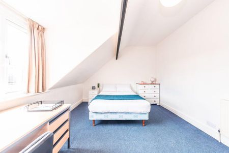 6 bedroom terraced house to rent - Photo 3