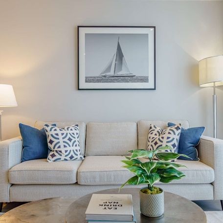 Stylish Riverside Living at Circus Apartments – Canary Wharf E14 8RW - Photo 1