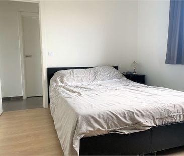 Instapklaar dakappartement met 2 slaapkamers + garage - Photo 3