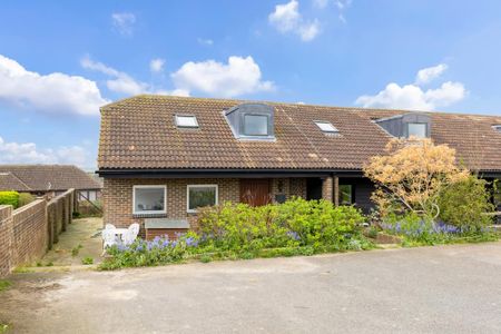 2 bedroom end of terrace house to rent - Photo 4