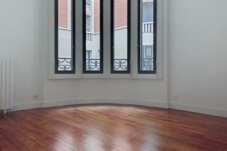 Appartement à louer à Paris 8Ème - Photo 4