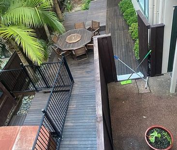 1 Bedroom Spacious & Modern Fully Furnished Unit - Photo 2