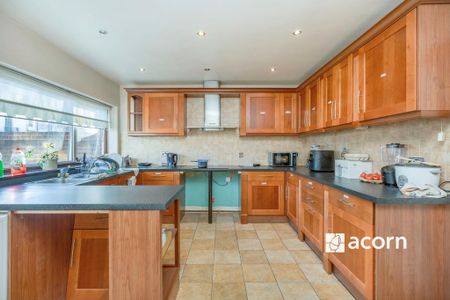 1 bedroom in a house share to rent - Photo 3