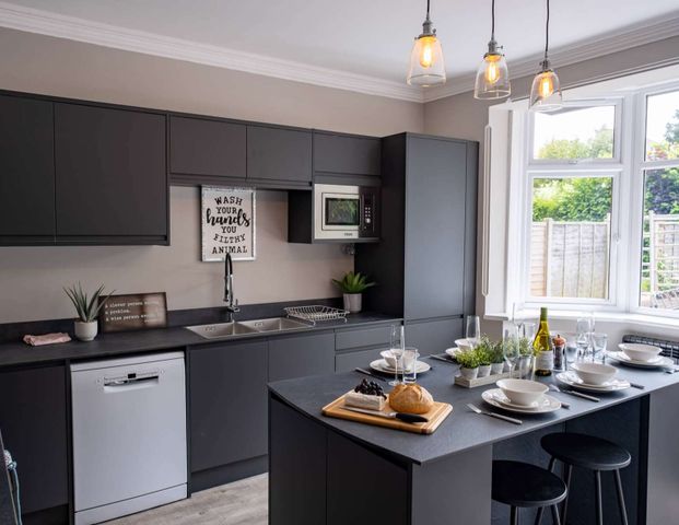 Talbot Road Room 1 - Photo 1