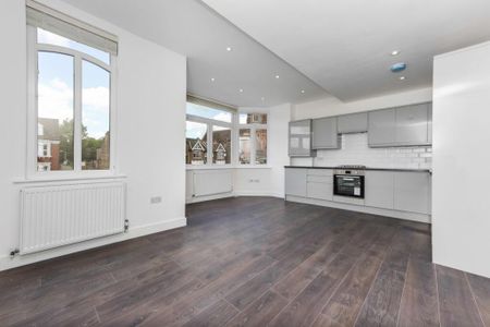 3 bedroom flat to rent - Photo 5