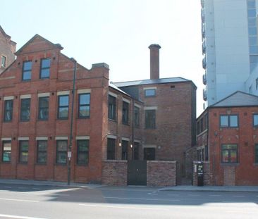 Studio to rent - Photo 1