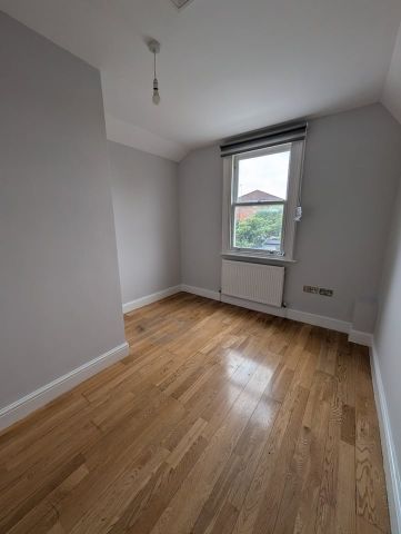3 Bed Detached House, Chichele Road, NW2 - Photo 2