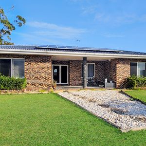 2 Bounty Key, Forster NSW 2428 - House For Rent | Domain - Photo 3