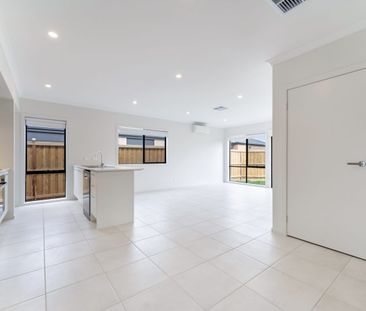 **RECEIVE ONE MONTH FREE RENT, ASK US HOW! Brand-New 4-Bedroom Fami... - Photo 1