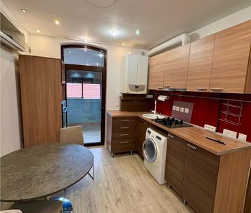 Apartament 2 Camere Central Bloc tip Vila - Photo 2