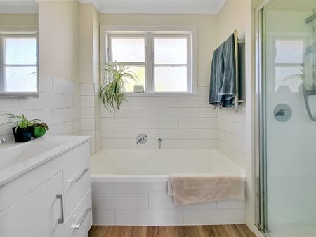 Naenae Living - Photo 4