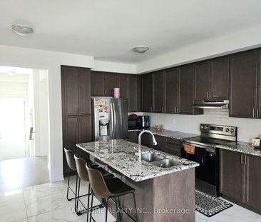 For Lease - 20 Clutterbuck Lane, Ajax, Ontario - Photo 3