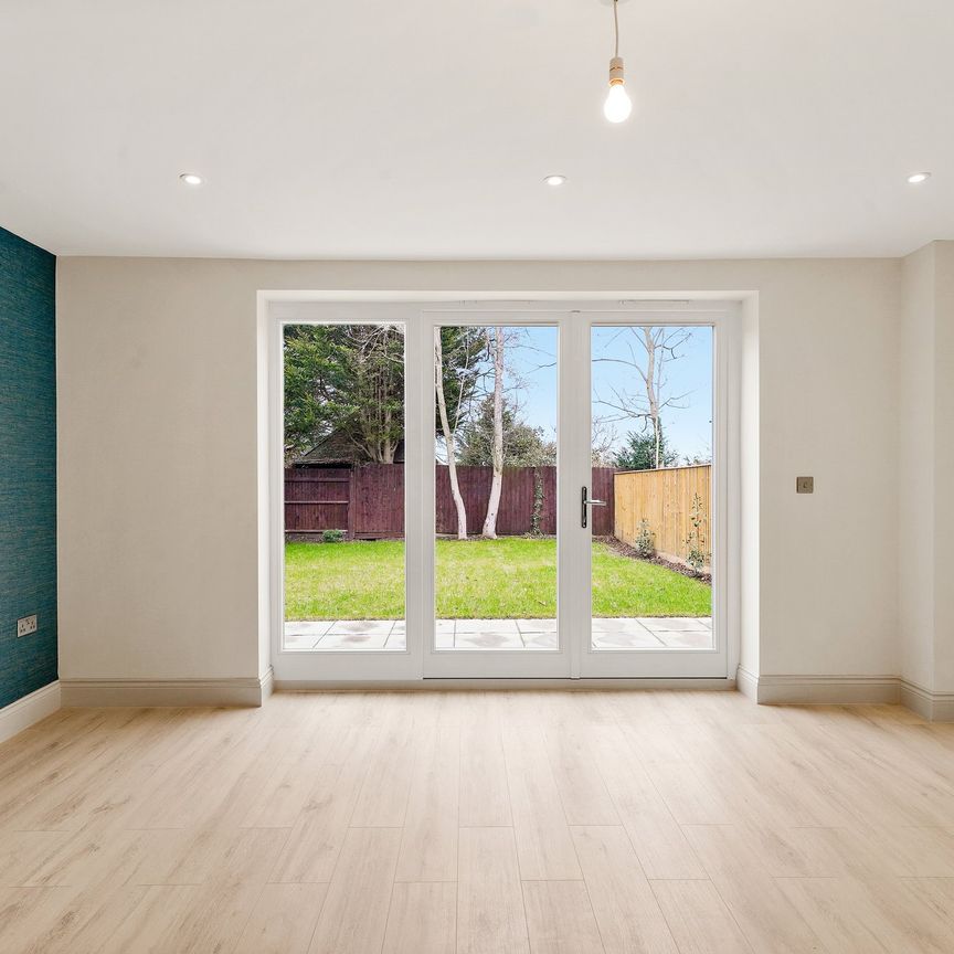 Riefield Road, London - Photo 1