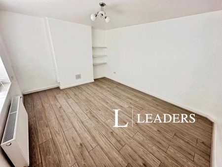 3 bedroom semi-detached house to rent - Photo 3