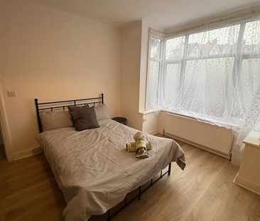 Room in a Shared House, Ross Road, SE25 - Photo 5