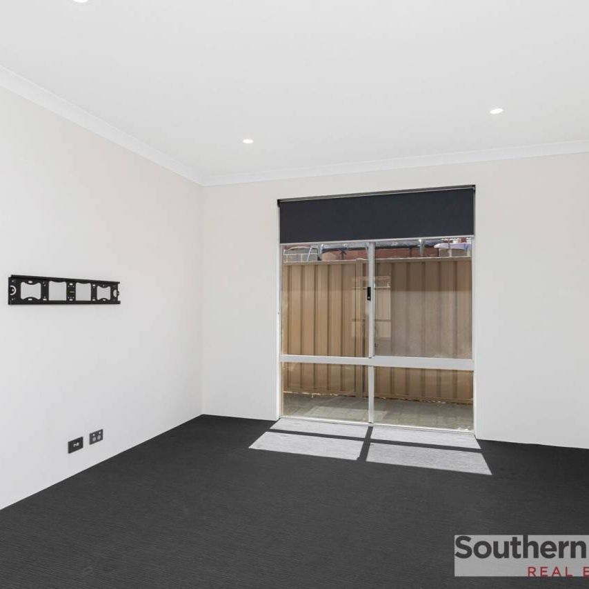 Close to Everything and Opposite Parklands- Viewing Will Not Disappoint - Photo 1