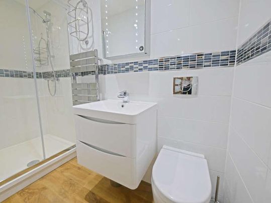 Harefield Road, Uxbridge, UB8 - Photo 1