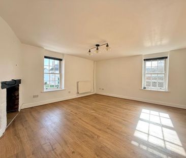3 bedroom flat to rent - Photo 4