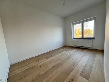 Goedgelegen vernieuwde woning met tuin - Foto 2