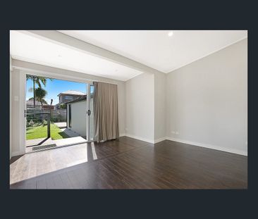 Canada Bay Character Home - Photo 3