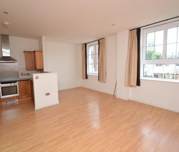 1 bedroom flat to rent - Photo 2