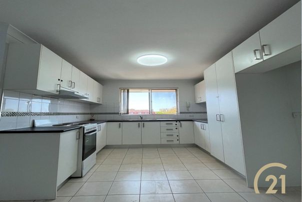 Renovated 2 Bedroom Unit in the Heart of Fairfield&excl;&excl;&excl; - Photo 1