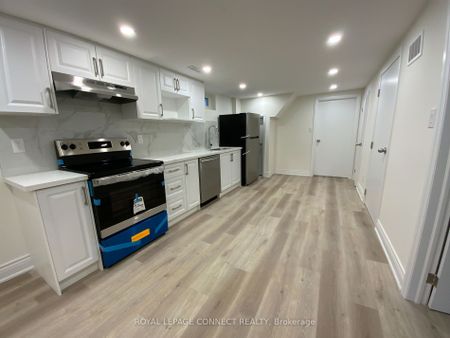 Detached Home For Lease | E8129018 - Photo 3