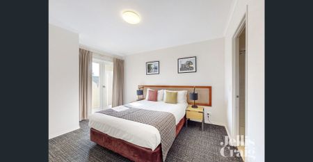 One bedroom +study fully furnished all inclusive apartment - Photo 5