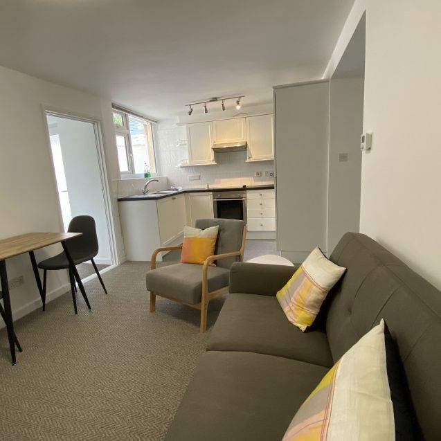 Wellington Terrace, Falmouth - Photo 1