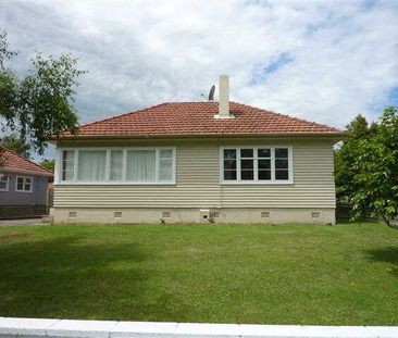 67 Jellicoe Drive, Hamilton East — - Photo 3