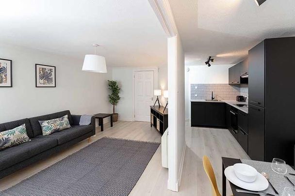 2 bedroom flat to rent - Photo 1