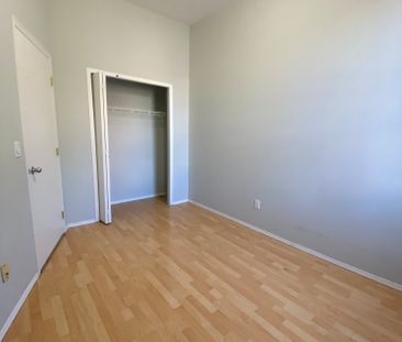 Spacious 1 Bedroom + Den in the Beltline – Available Immediately - Photo 3