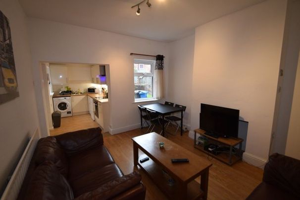 3 bedroom house share to rent - Photo 1