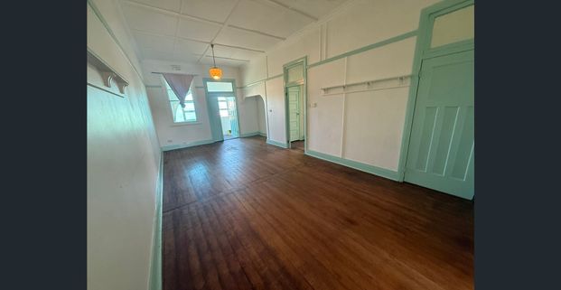 BIG UPSTAIRS FLAT WITH RECENT RENOVATIONS - Photo 1