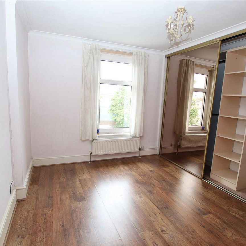 2 bedroom Terraced House to let - Photo 1