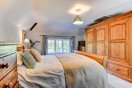 4 bedroom semi-detached house to rent - Photo 4