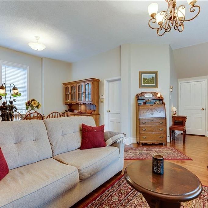 For Lease - 22 Queen Street, Innisfil, Ontario - Photo 1