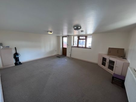 Basement Flat, Penlan Grove, Treboeth, Swansea SA5 7DF - Photo 4