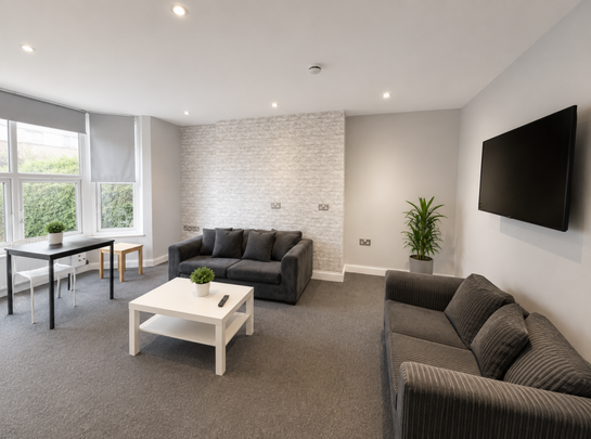 flat 1 185 Kirkstall Lane, Leeds, LS6 3EJ - Photo 1