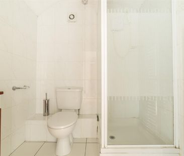 5 bed maisonette to rent in Chillingham Road, Heaton, NE6 - Photo 1