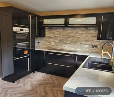 3 bedroom detached house to rent - Photo 6