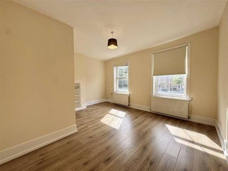 The Green, London, N21 - Photo 3