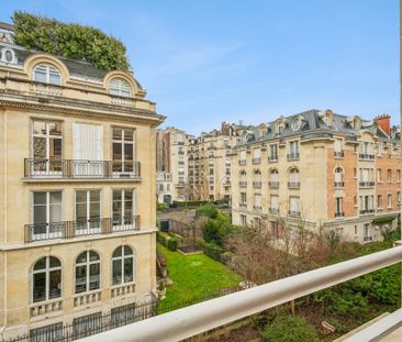 Location Appartement 5 pièces 176m² PARIS 16ème - Photo 6