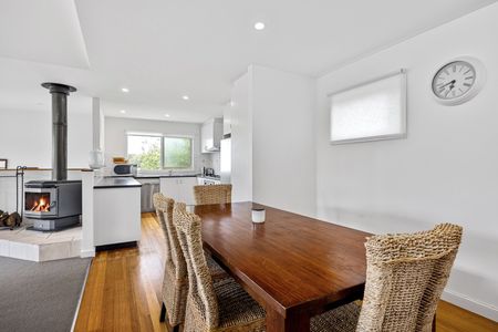 Furnished Family Home - Photo 3