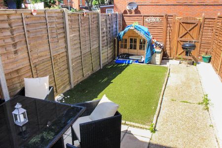 2 bedroom terraced house to rent - Photo 5