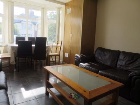 8 bedroom terraced house to rent - Photo 5